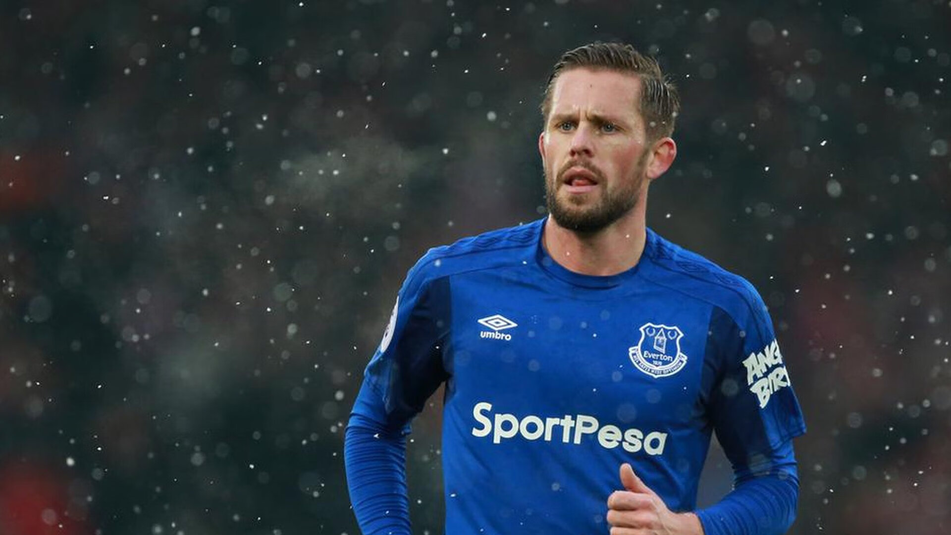 欧洲杯变阵疯狂:策略精彩引爆战场!,欧洲杯迎来结局